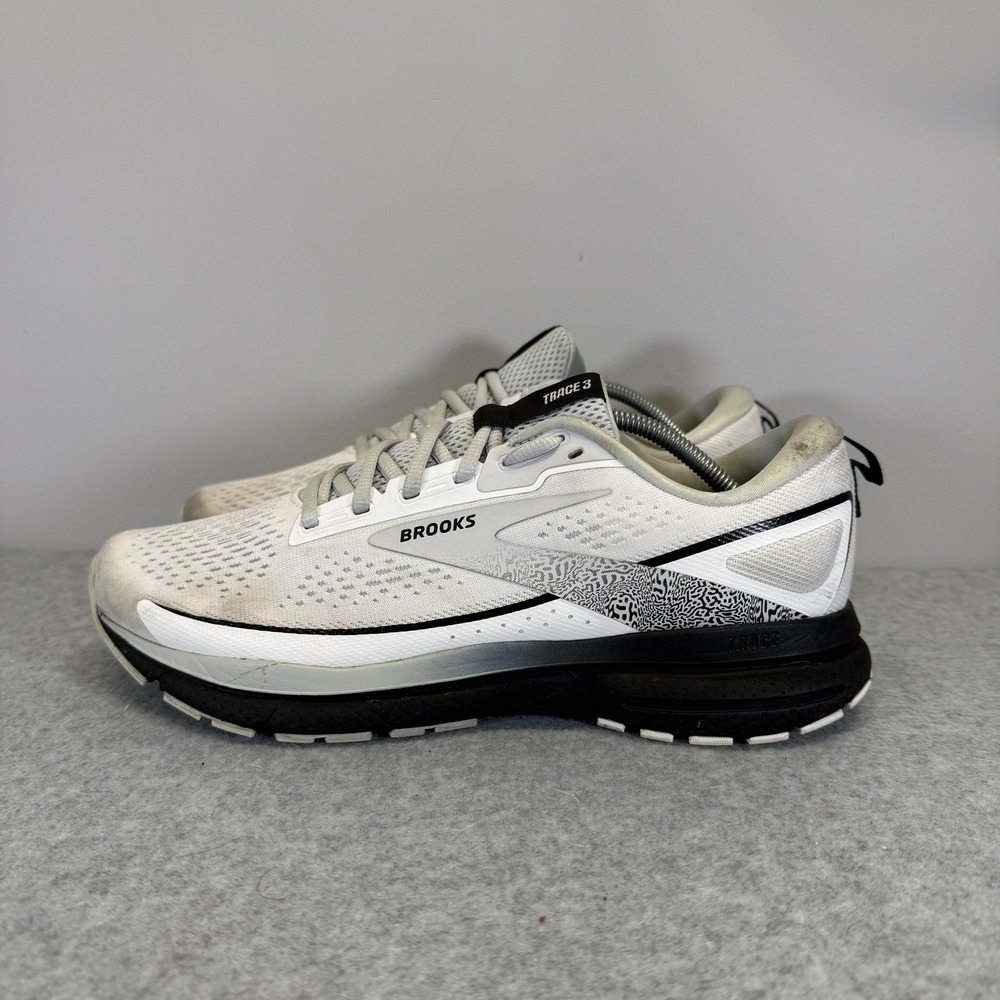 Brooks Trace 3 Women Shoes Size 9.5 Wide White Black Running Sneaker 1204011D191
